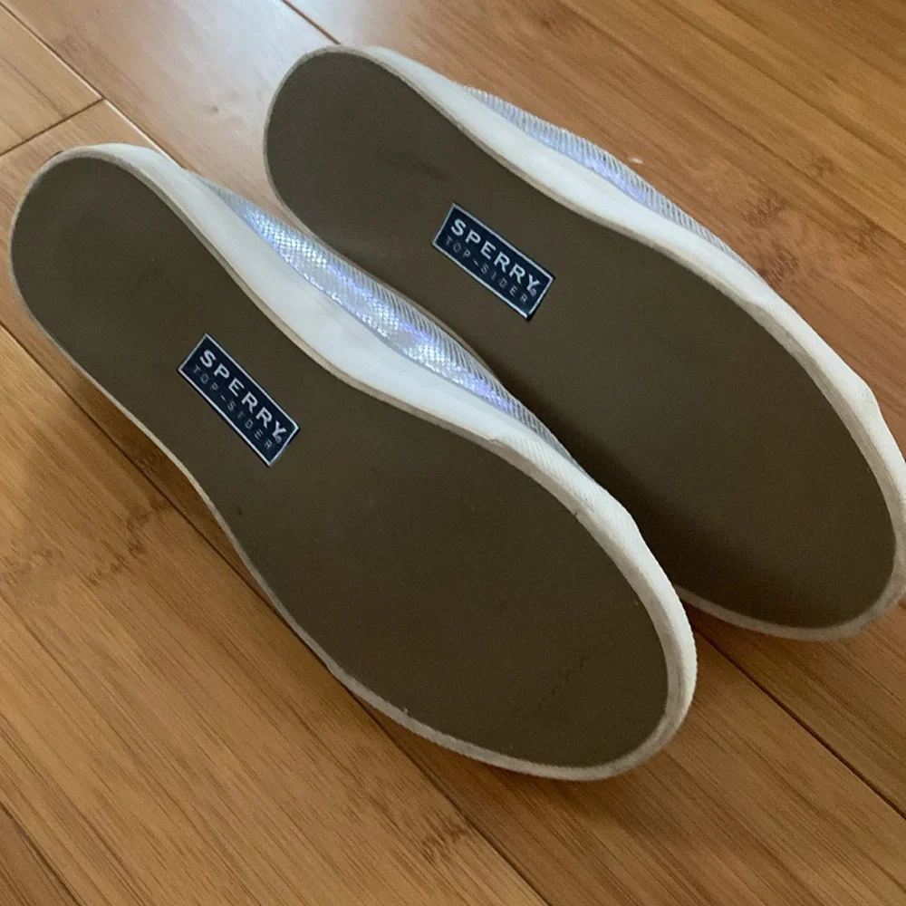 Sperry silver sneakers
